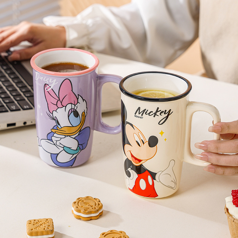 Taza recta Disney Ledi Taza de cerámica de gran capacidad Taza de agua para el hogar Taza de alto valor Oficina de dibujos animados
