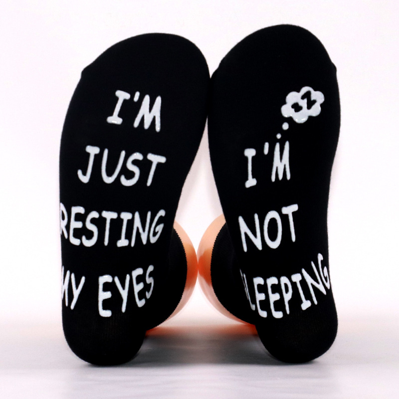 En stock europeo y americano transfronterizo Venta caliente calcetines de media pantorrilla de algodón letras creativa de suela antideslizante dispensación calcetines de piso calcetines divertidos