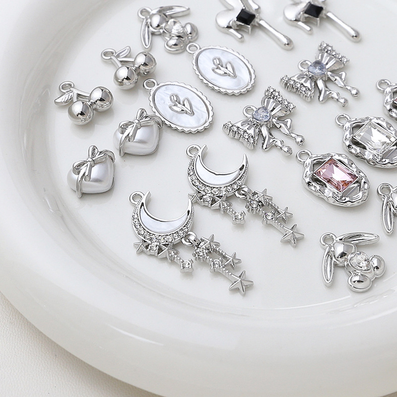 5g Weight Pendant Jewelry Making Type DIY Jewelry Accessories Classification 1 Piece Quantity Alloy Material Heart Shape, Bow Knot Pattern Plating Design Retro, Simple Style Style 1 Piece Alloy Heart Shape Bow Knot Pendant 2