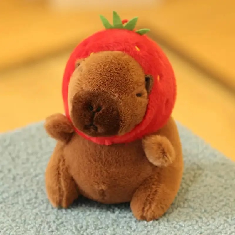 Strawberry capybara [with keychain]