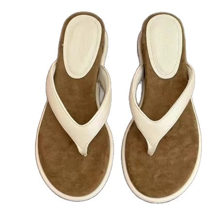 Zapatillas de flip flop 2026 nuevo estilo coreano de moda universal fondo plano antideslizante ligero simple zapatillas de mujer image 5