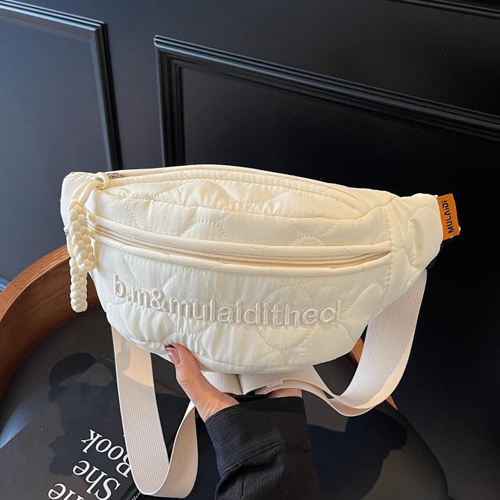 Casual bordado bolso de mochila para mujeres 2024 nuevo nicho de invierno bolso de pecho deportivo para salir bolso de cintura versátil