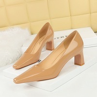 6186-1 Style Fashion Simple High Heels, Thick Heels, Shallow Mouth Square Toe, Glossy Lacquer Leather, Versatile Women's Commuter Shoes, Single Shoe