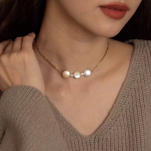 Natural Baroque Round Pieces Necklace Women's 2025 New Freshwater Pearl Chain Flat Pieces Button Geometric Clavicle Chain