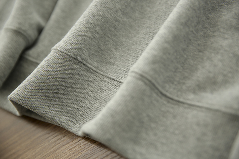 Men's Sweatshirt With Bear Embroidery Soft Knit Round Neck Top_voghion.com