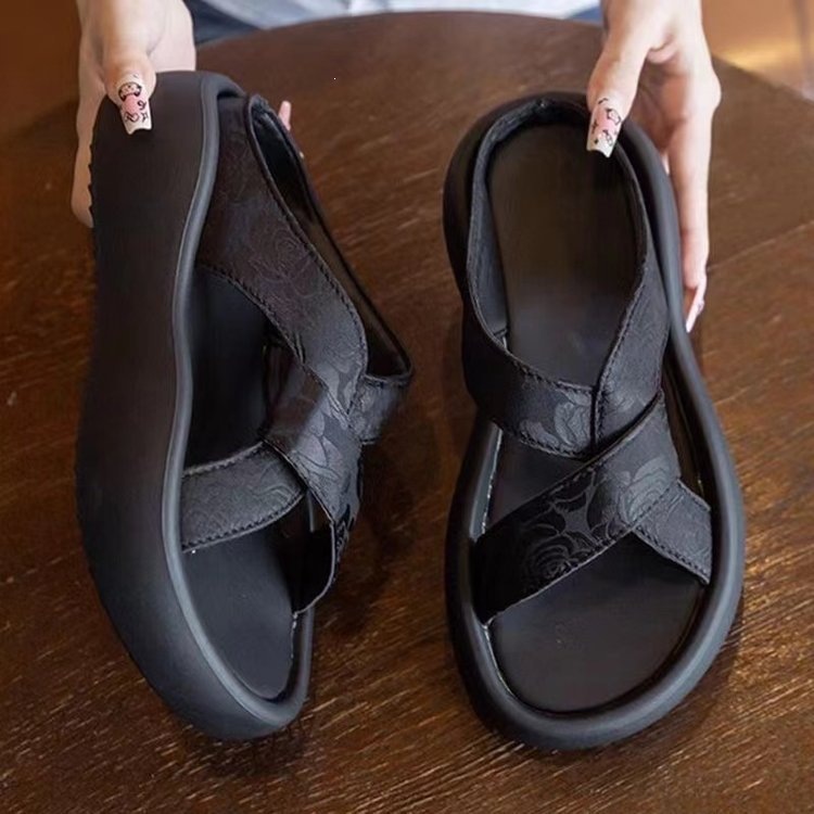 2026 New Women's Thick Sole Beach Sandals Fairy Style Platfo