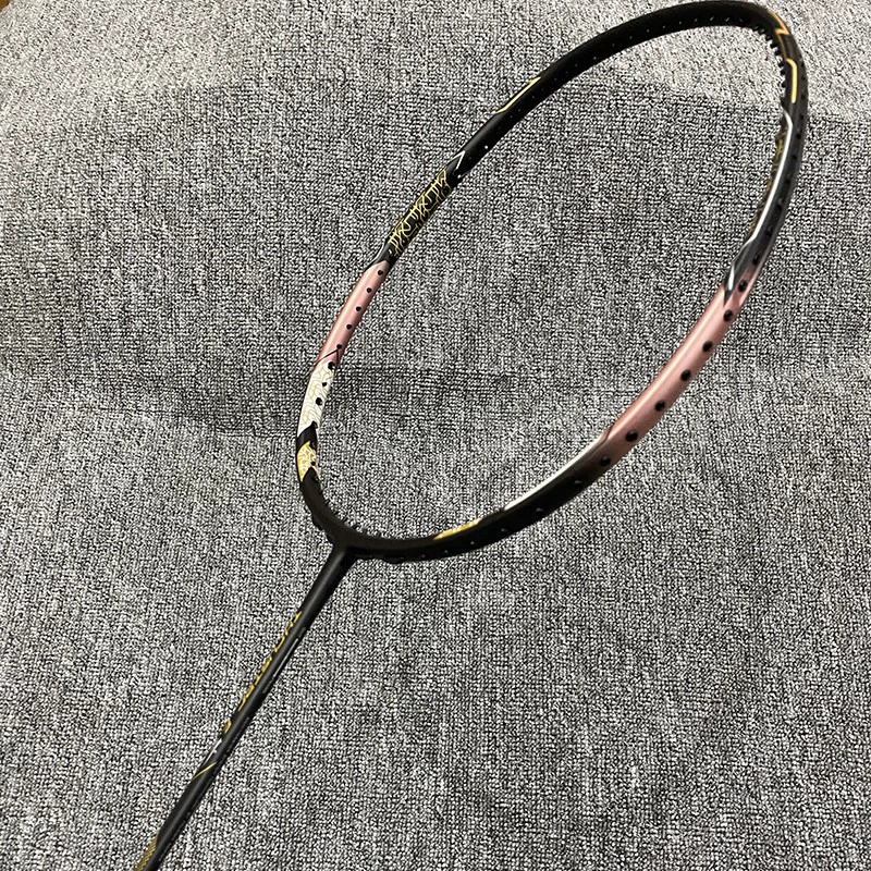 Нестандартная версия черная золотая ракетка для бадминтона 4UG5 ультра легкая 46T вспенивается в трехступенчатой раме высокого фунта