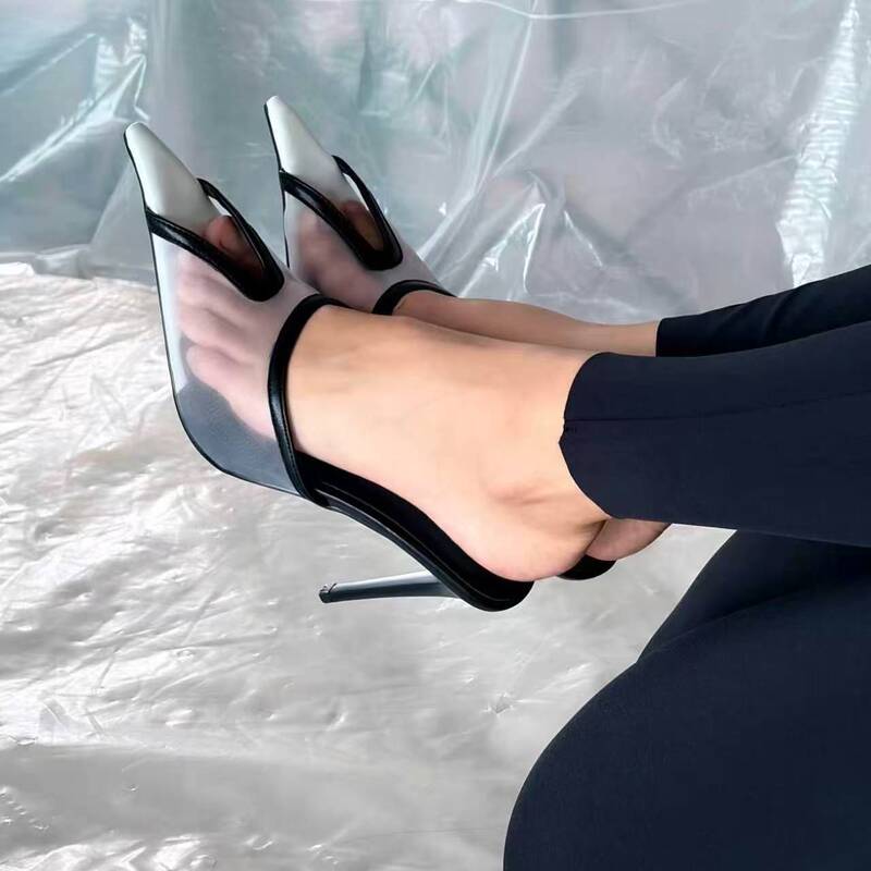 French-Style Shallow-Mouthed Chanel-Inspired Chunky Heel Single-Strap Pointed Toe Mules with Mid-Heel and Color-Blocking Mary Jane Women's Shoes