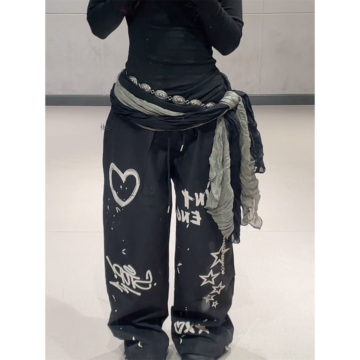 블랙 앤 그레이 컬러 블록 롱 스카프