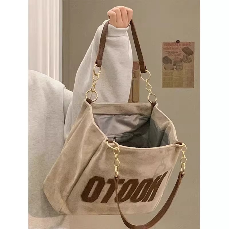 Best-selling women's bags, large-capacity bags, 2023 new Korean style popular letter college student class shoulder bags, tote bags Application Scenario