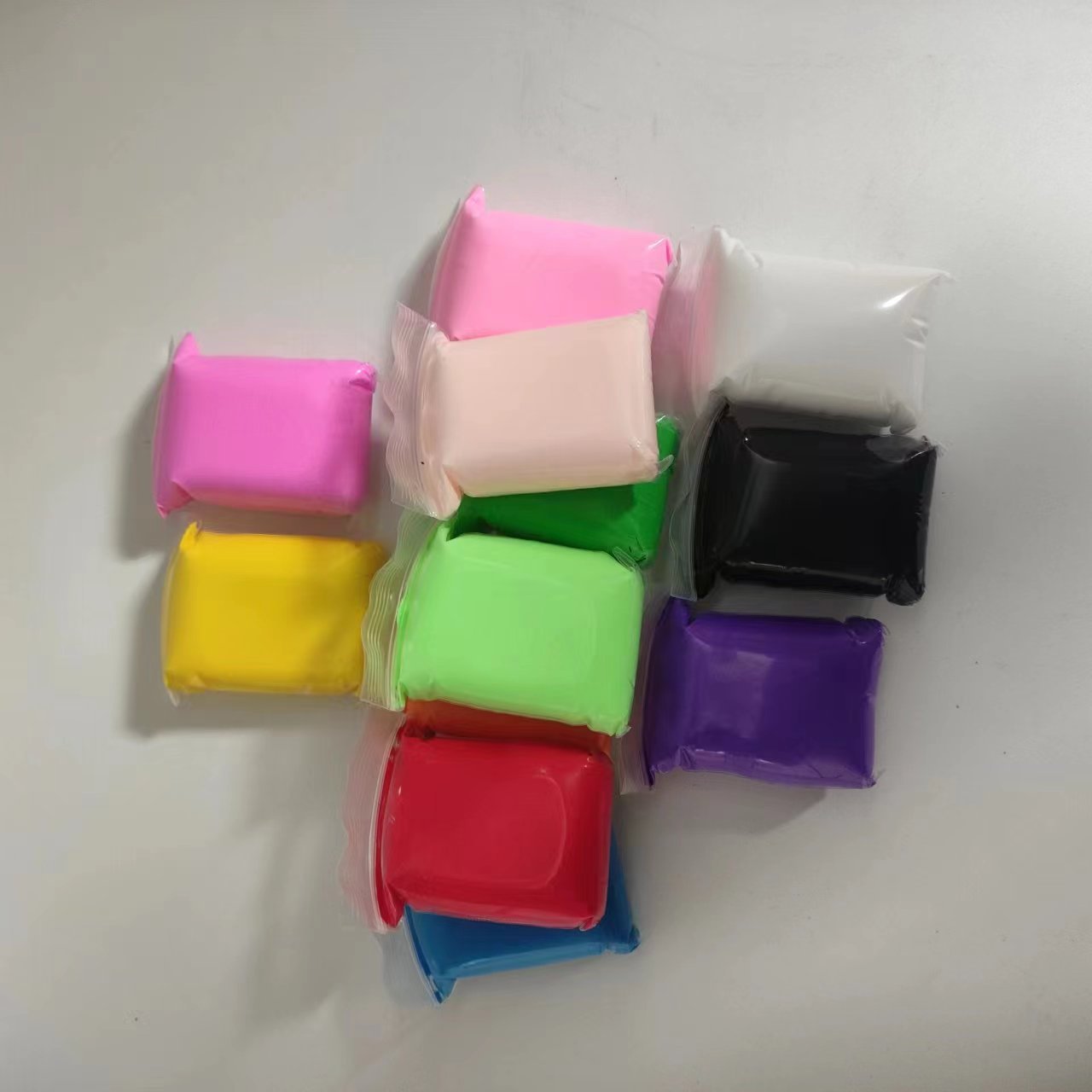 Wholesale super light clay for children's figurines, DIY art supplies kits, space clay, 30g modeling clay packaging.