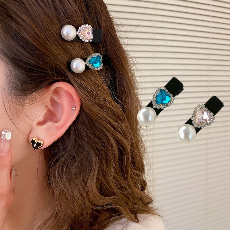 Universal hairgrip with zircon