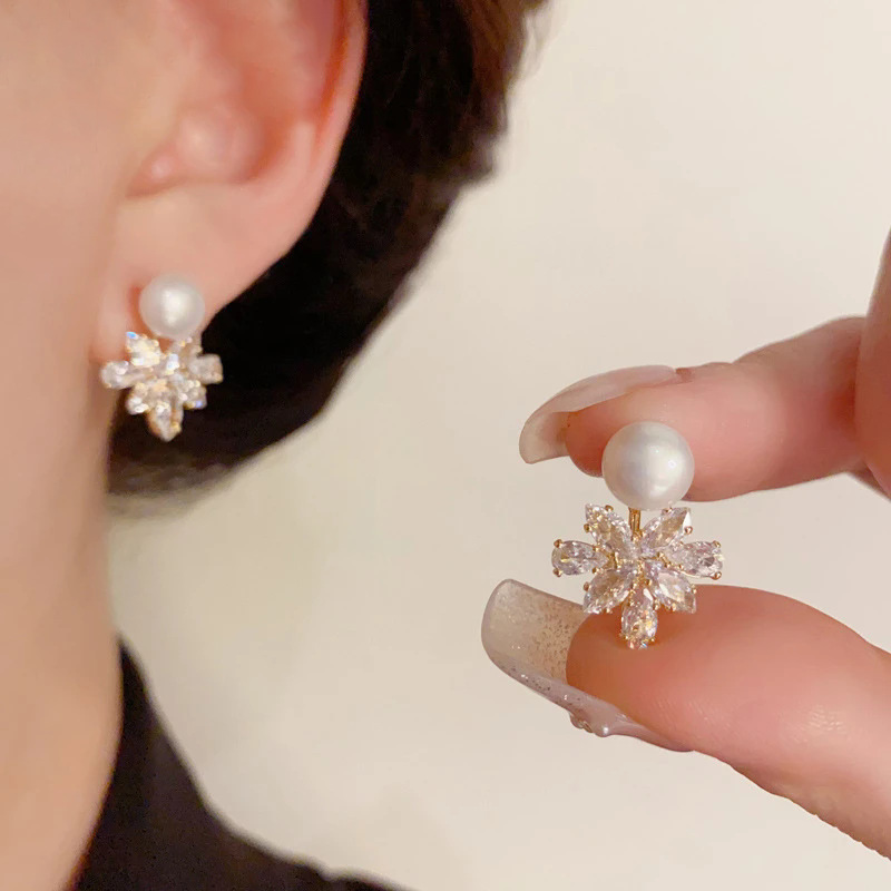 小众设计感轻奢锆石枫叶耳钉时尚百搭简约精致珍珠耳环女抖音爆款