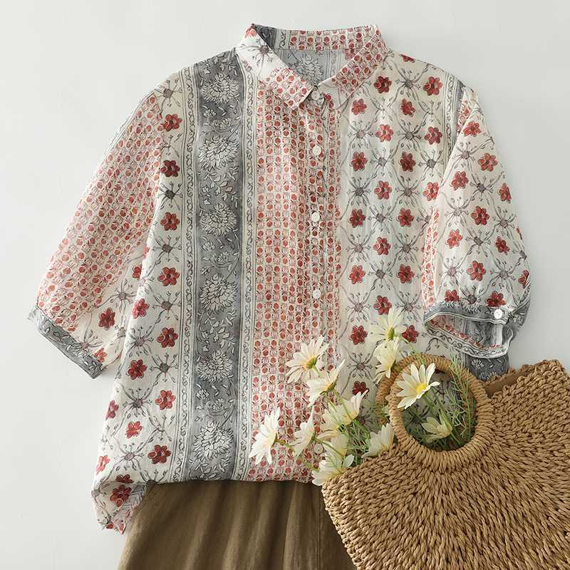 Real Shot of a Light-Colored Floral Print Half-Sleeve Blouse, Chinese Style Floral Shirt, French Artistic Thin Women's Top for Summer