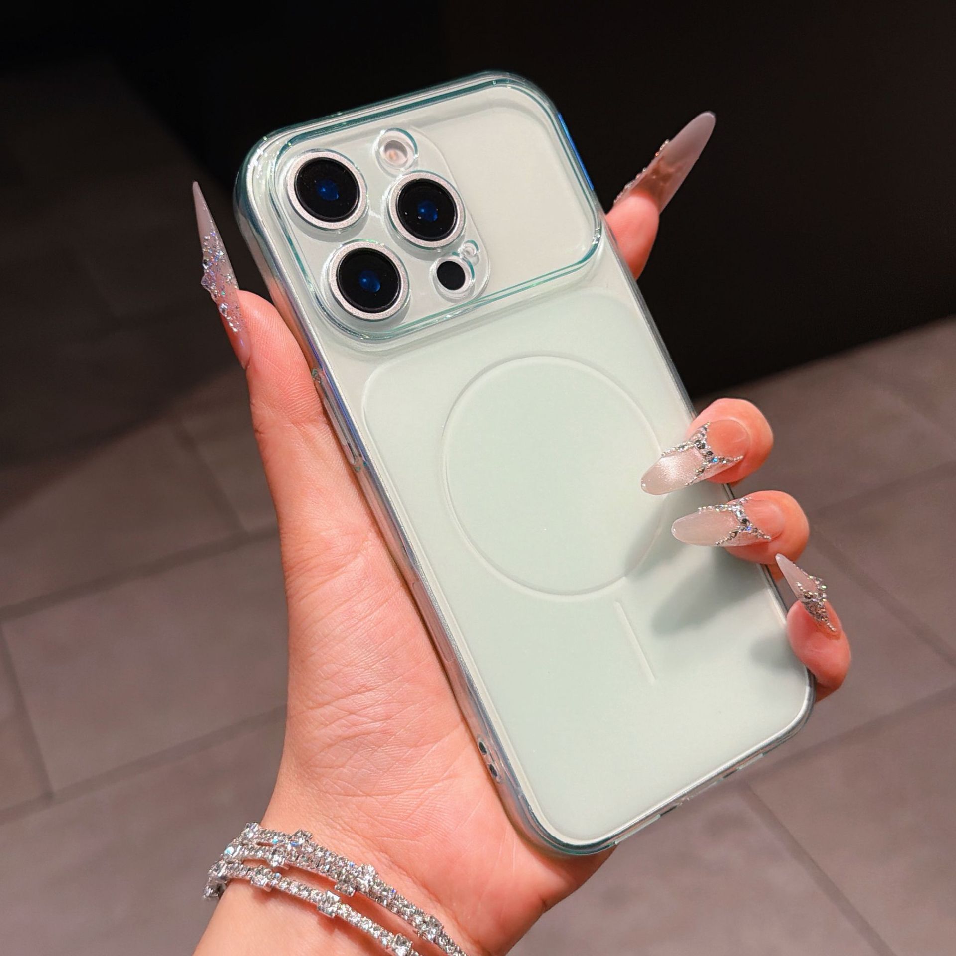 Funda Protectora para Celular iPhone 17 Pro Max y 16 de Silicona Antigolpes Mate