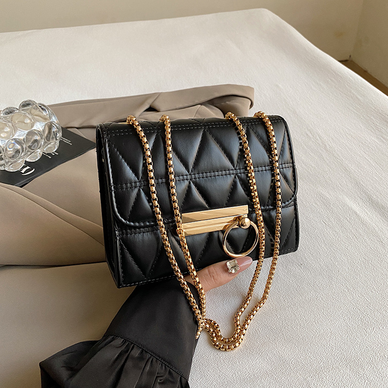 Otoño y invierno de moda mini bolso para mujeres 2023 nueva moda de moda universal cadena de diamante bolso de hombro pequeño