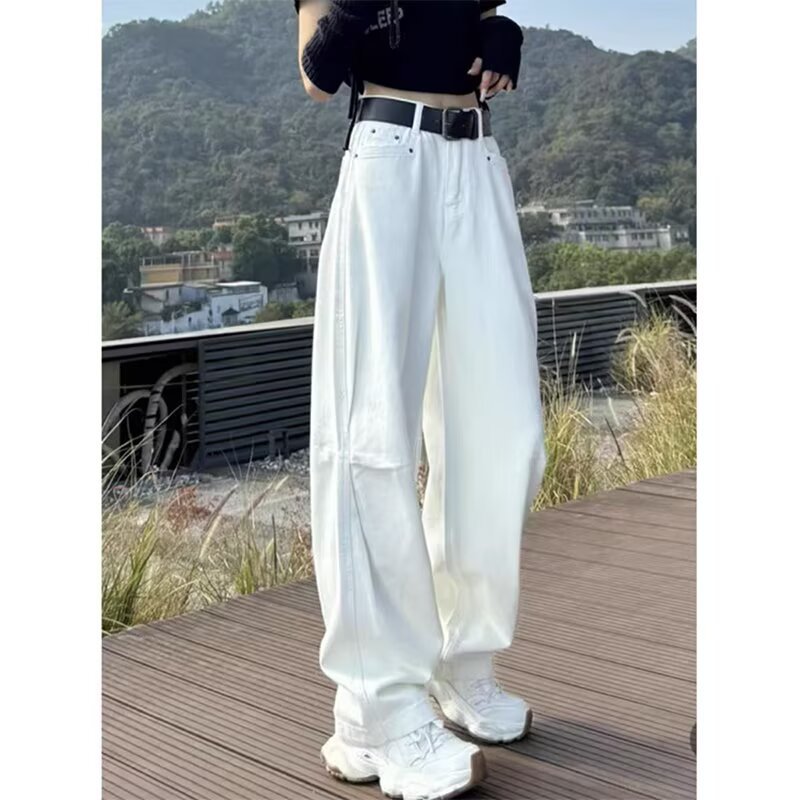 흰색(벨트 제외)