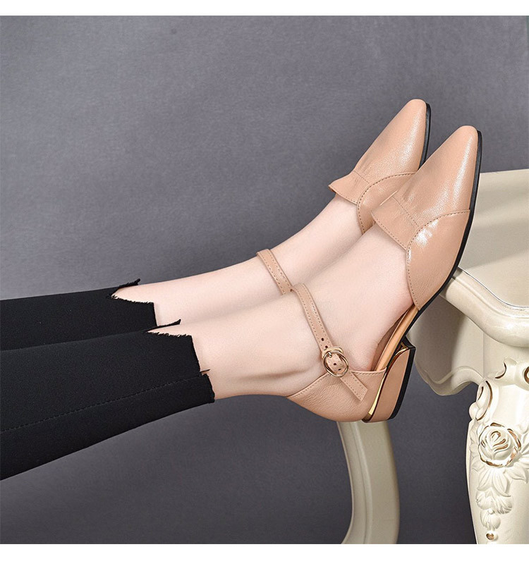 Sandal da nữ mũi kín gót vuông 2,5 cm kiểu dáng nông khoét lỗ đế mềm — Gót 2,5 cm màu trắng Be chi tiết 4