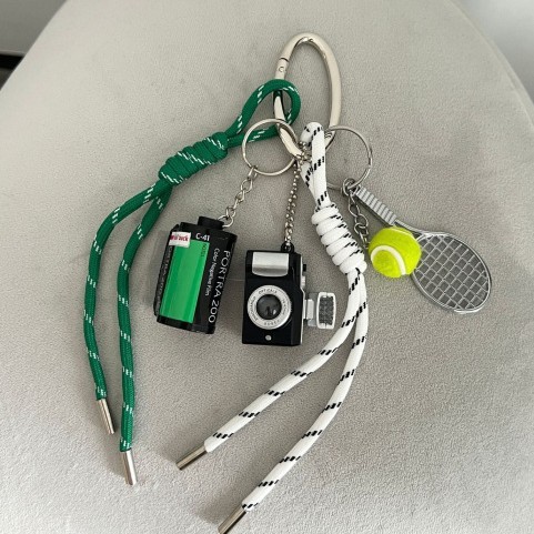 インブロガーと同じスタイルのニッチな個性野球カーキーホルダーバッグペンダント手作りカップル織りストラップバッグペンダント|undefined