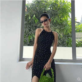 法式性感挂脖吊带裙2025夏季新款心机开叉黑色碎花连衣裙女图片色