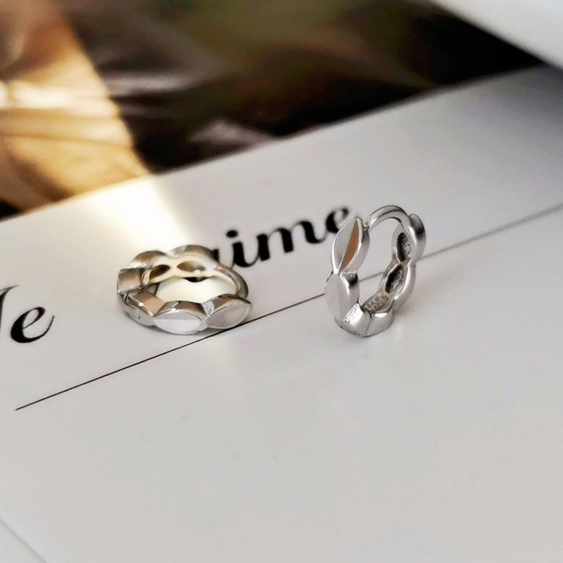 S925 Tremella Buckle Simple Small Ear Bone Earrings Women's Fresh Mini Ear Bone Buckle Olive Car Flower