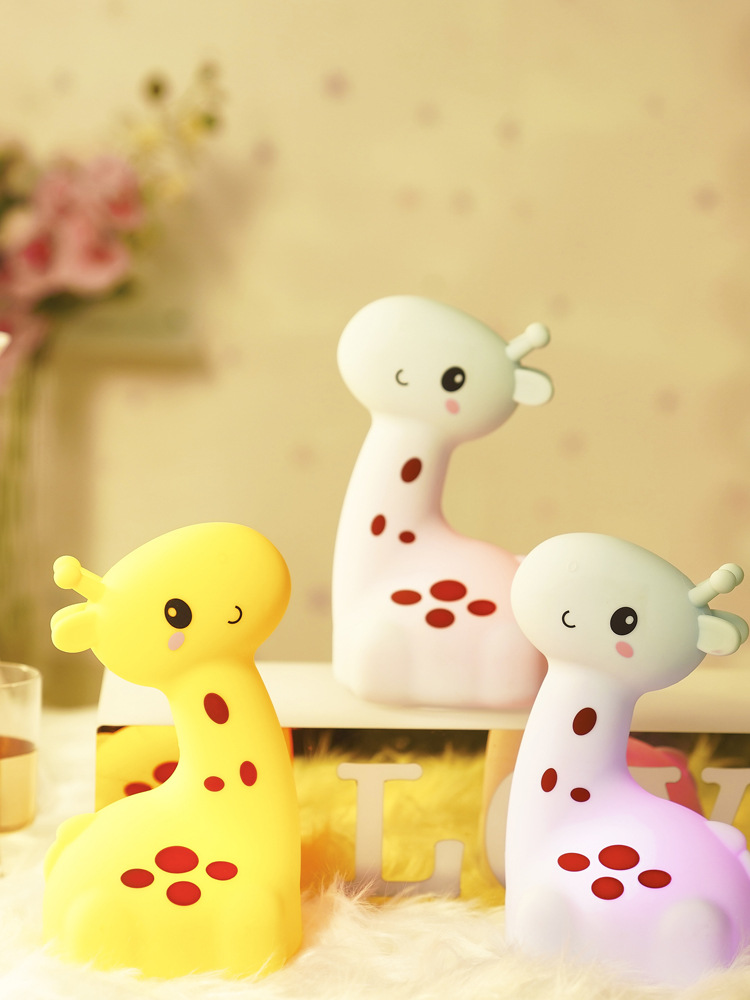 Giraffe Pat Nachtlampje Lichtgevend Speelgoed Creatief Cadeau Nachtlampje voor Naast het Bed Pat Nachtlampje Cartoon_voghion.com