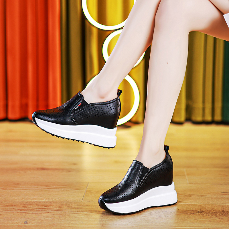 Zapatos de mujer con suela suave no cansados nuevos zapatos de altura ligera y casuales pequeños zapatos blancos de tacones de muffin gruesos agujeros transpirables zapatos de moda de mujer