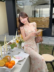 2025夏季新款收腰显瘦纯欲甜辣设计感碎花荷叶边温柔风连衣裙女装