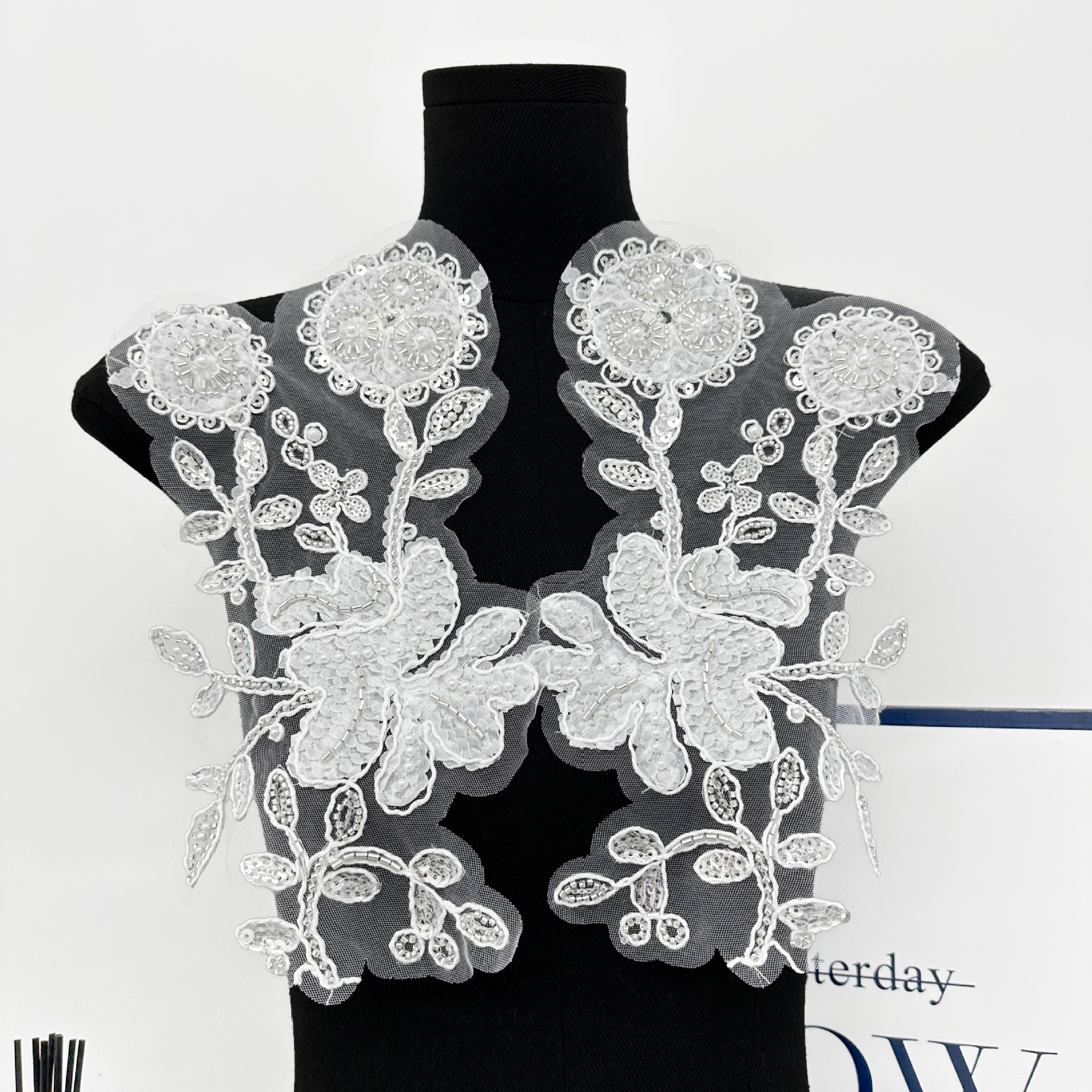 Blanco encaje bordado pegatinas de encaje floral vestido de boda DIY accesorios multi-tamaño floral mariposa decoración simétrica image 7