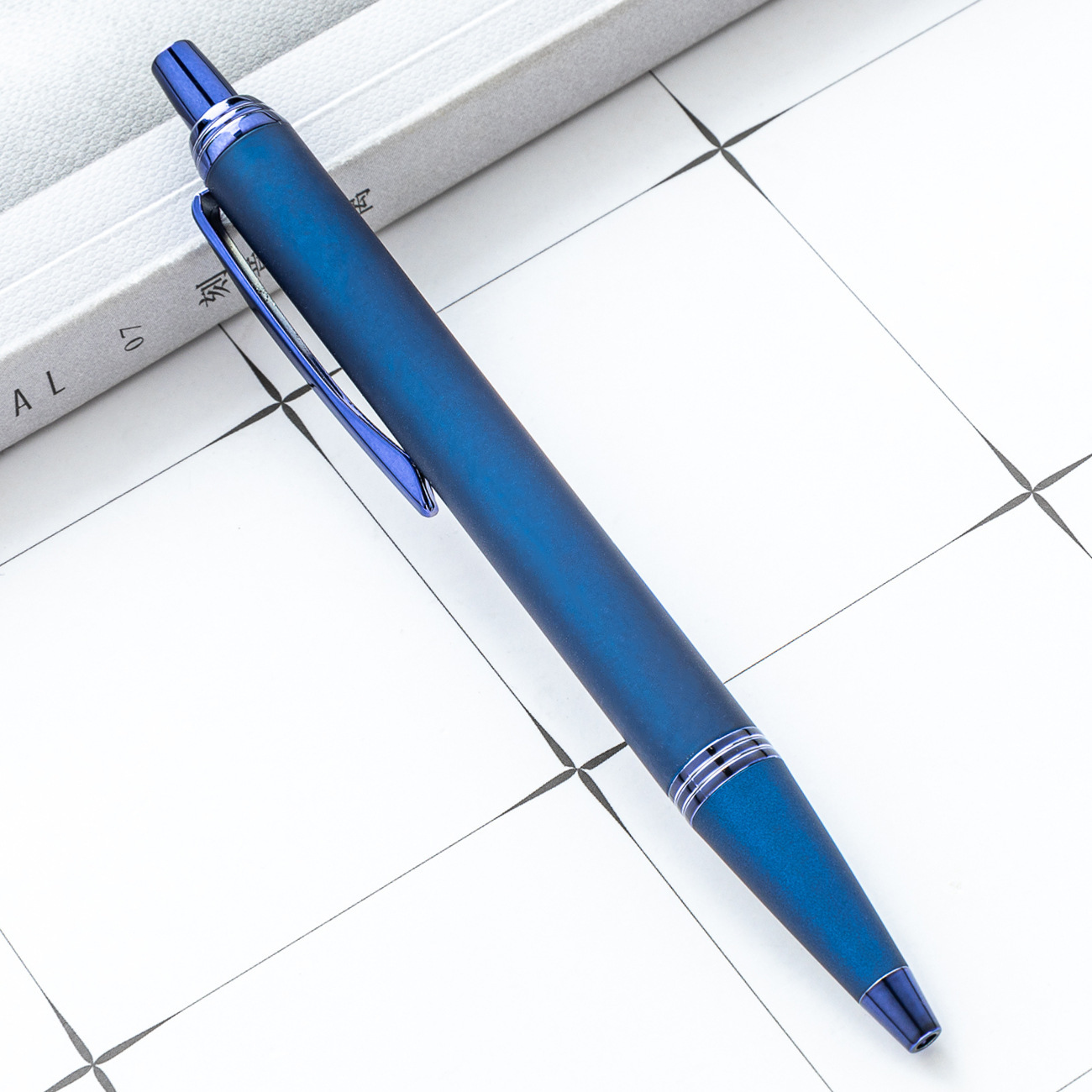 Azul oscuro