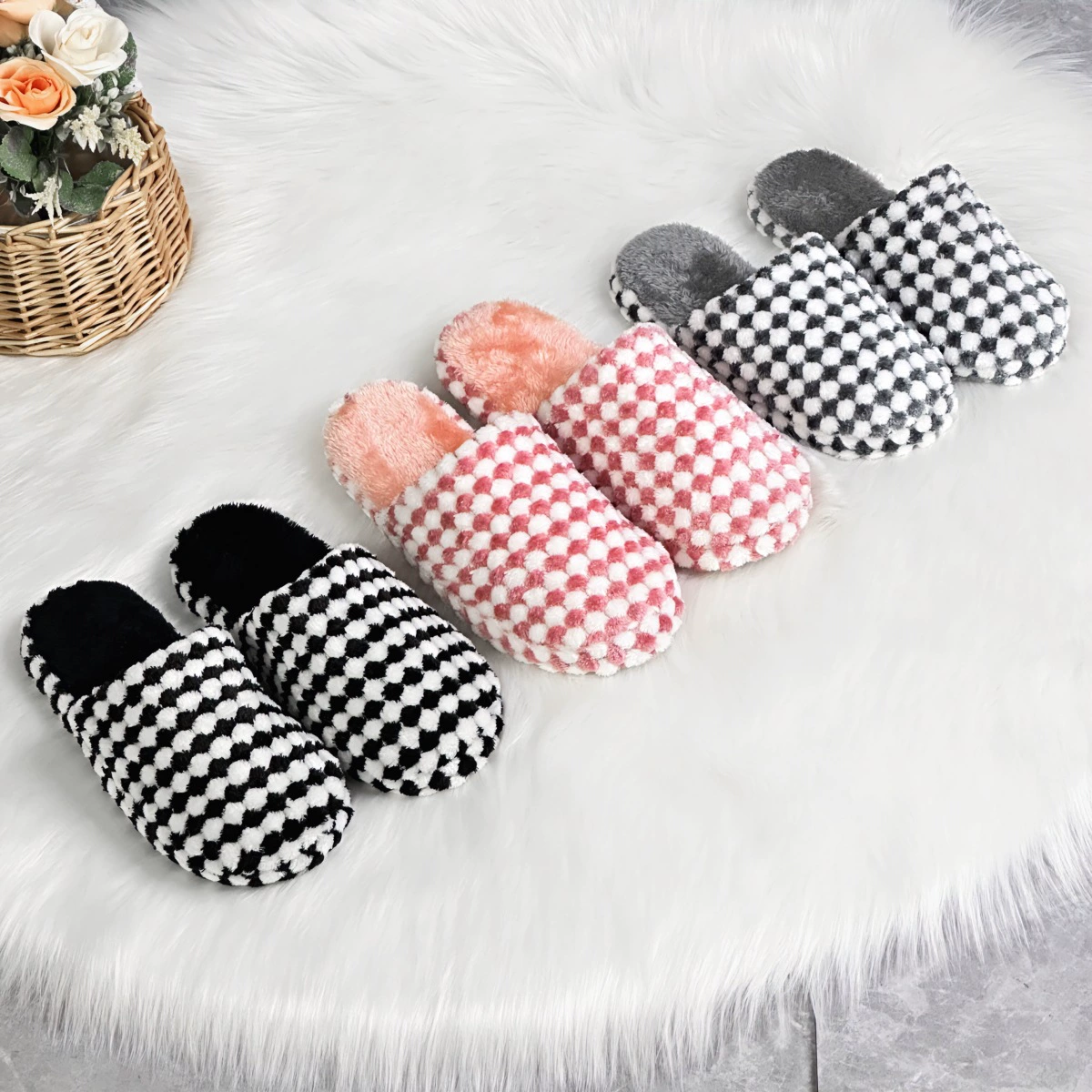 Прямые поставки с фабрики популярных домашних и уличных тапочек, нескользящих, дезодорирующих, мягких, на толстой подошве, для мужчин и женщин, пар, для домашнего использования, из замши.