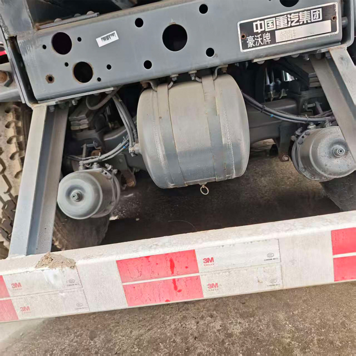 Manufacturer of Cross-Border Heavy-Duty Truck Howo, Eight-Wheel Dump Truck, Engineering Dump Truck, Earthmoving Transport Truck, 371 Horsepower Dump Truck