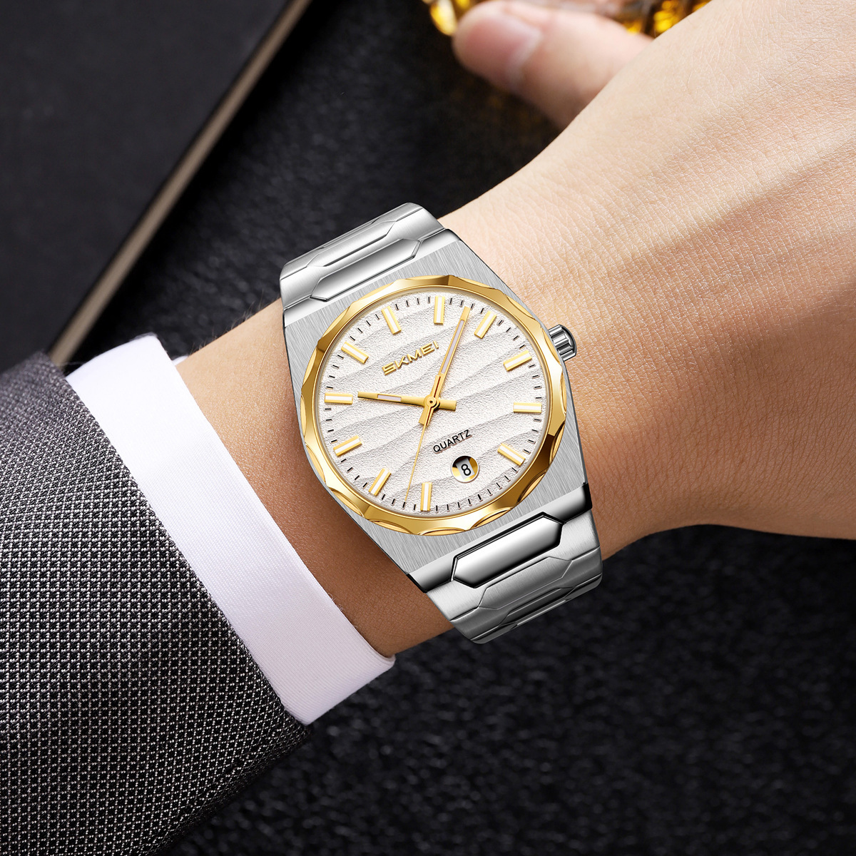 Momento de relojes de pulsera de hombre transfronterizos de acero calendario relojes de cuarzo impermeables nocturnos relojes de pulsera comercio exterior regalos al por mayor personalizados