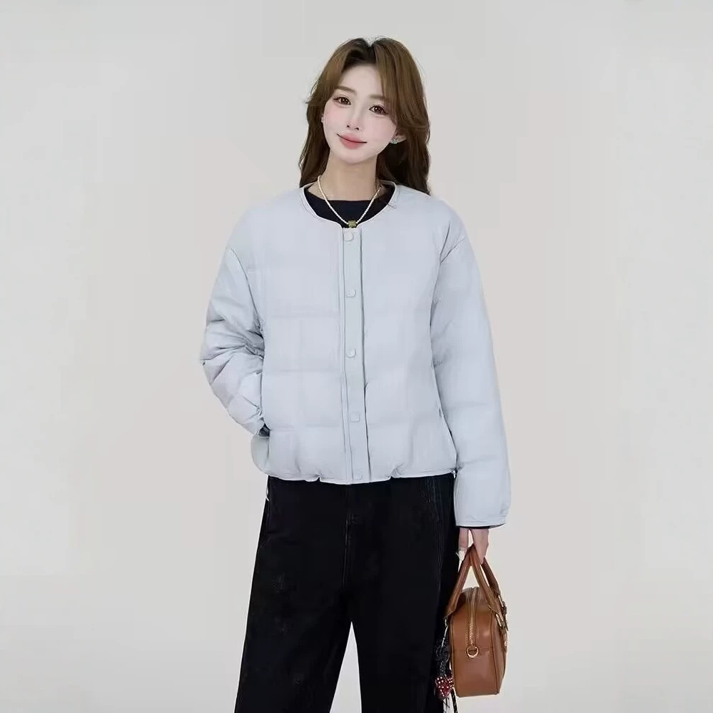 超好看时尚轻薄短款圆领羽绒服女2026新款休闲百搭小个子保暖外套产品实拍图_女装货源实拍
