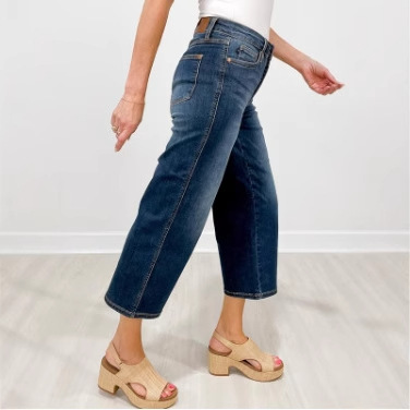 Judy Blue REG/CURVY Play It Cool Wide Leg Cropped Jeans