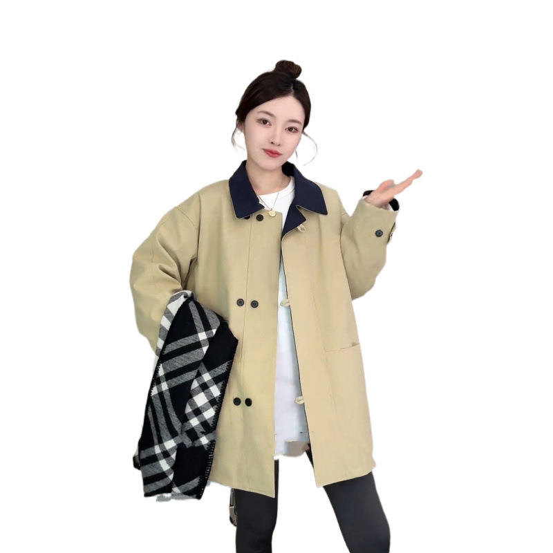 カーキ色の韓国版の中の長いスタイルのコートの女性2025春秋の新型は色を合わせてゆったりしていて痩せています。|undefined