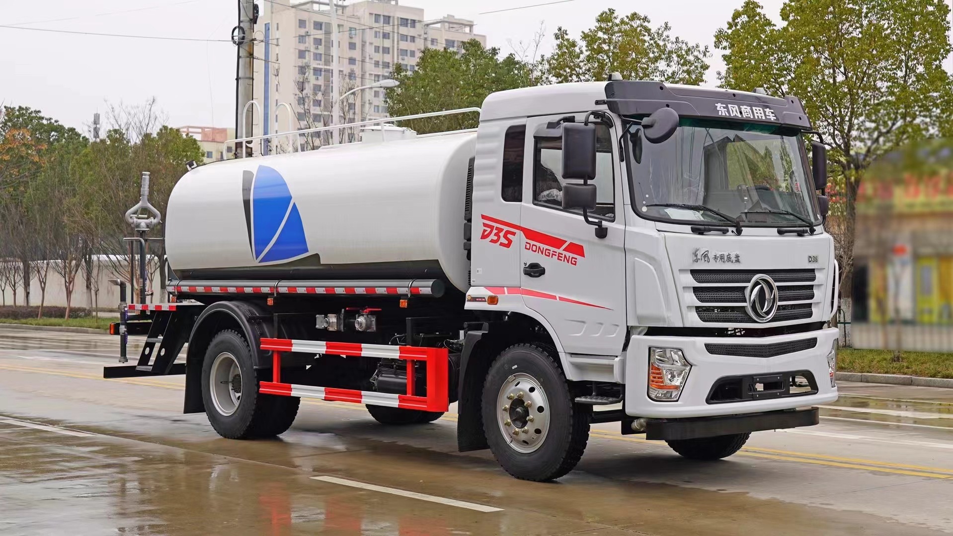 Dongfeng 12-Cubic Meter Sprinkler Truck Manufacturer 15-Ton High-Pressure Water Cannon Sprinkler Truck Agricultural Sanitation and Greening Sprinkler Truck Price