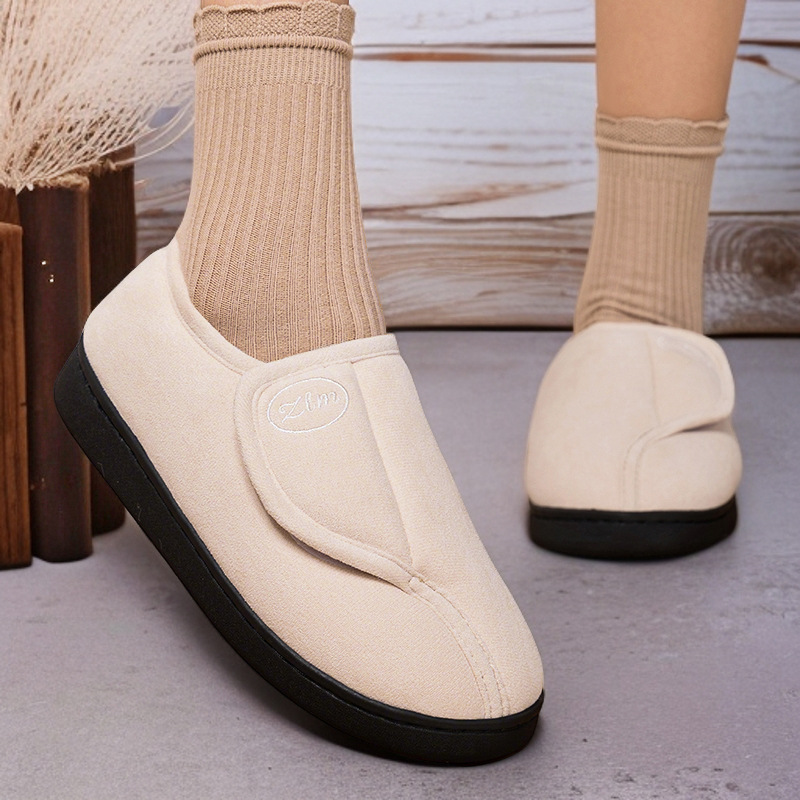 Zapatos de algodón para mujer en invierno, envío transfronterizo, botas de poliuretano para mujer, botas de algodón con velcro, botas cortas cálidas y resistentes al frío, botas de nieve con suela blanda