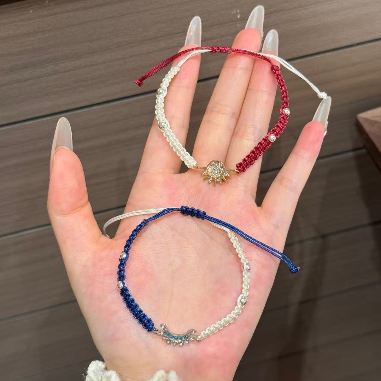 Original niche sun and moon hand-woven bracelet, high-end minimalist ins style, adjustable, suitable for best friends and couples