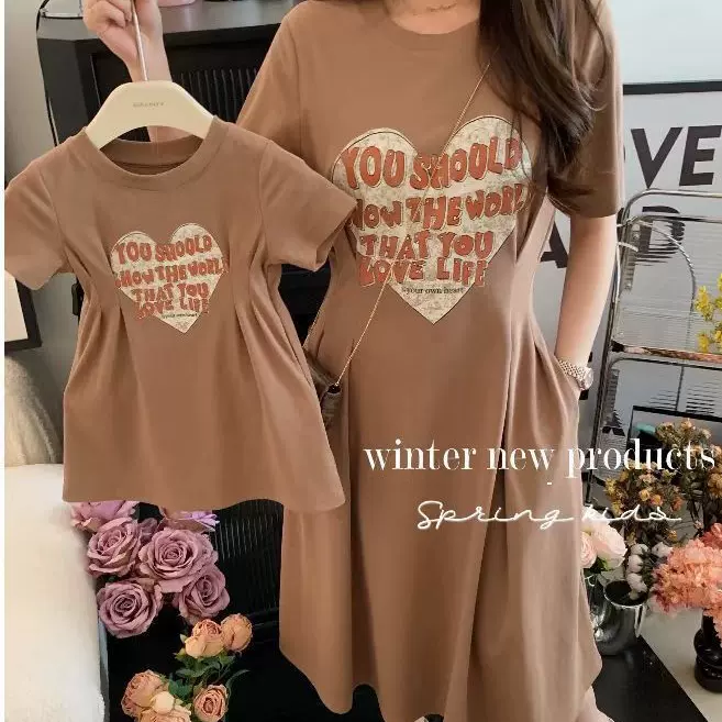亲子装2025夏装韩版休闲爱心英文母童装收腰母女装收腰连衣裙潮范