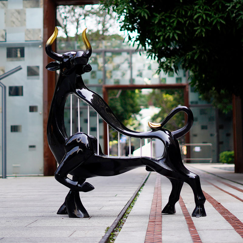Simulación gran vaca hueca modelo de fibra vidrio escultura arrogante punto escénico Parque patio paisaje decoración adornos
