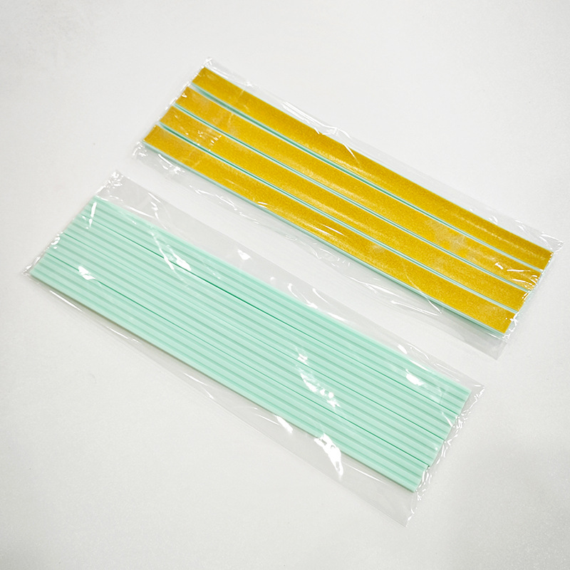 荷物保護カバー、騒音低減、耐摩耗性、厚みのあるシリコンタイヤカバー、粘着性の裏地付きスーツケースホイール保護カバー