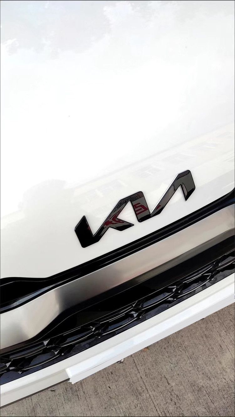 Suitable for Kia's new KN car logo metal sticker, modified black front and rear car logo decorative sticker, rear tail letter emblem