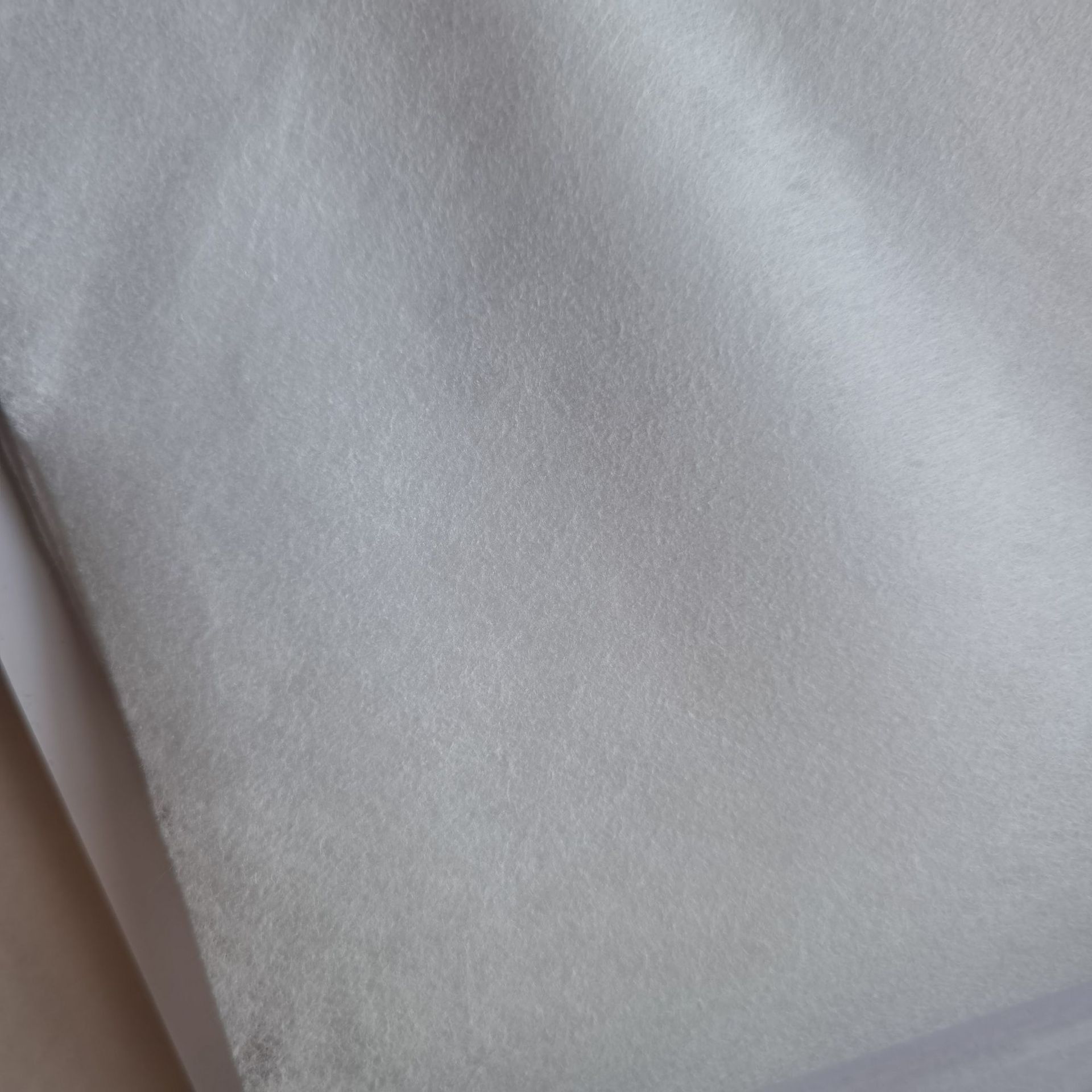 水刺无纺布100%聚丙烯珍珠水刺无纺布工厂原材料EF纹棉柔巾洗脸巾