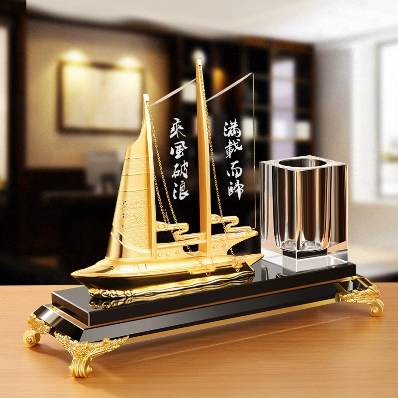 Офисный стол хрустальный карандаун пятизвездочный маленький красный флаг