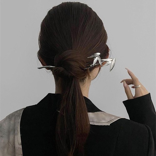 New Chinese-style ancient bamboo leaf metal hairpin, simple modern daily updo hairpin, niche high-end sense, trendy hair clip