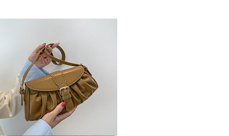 2021 New Autumn Underarm Bag Fashion Fold Cloud Bag Baguette Bag display picture 11