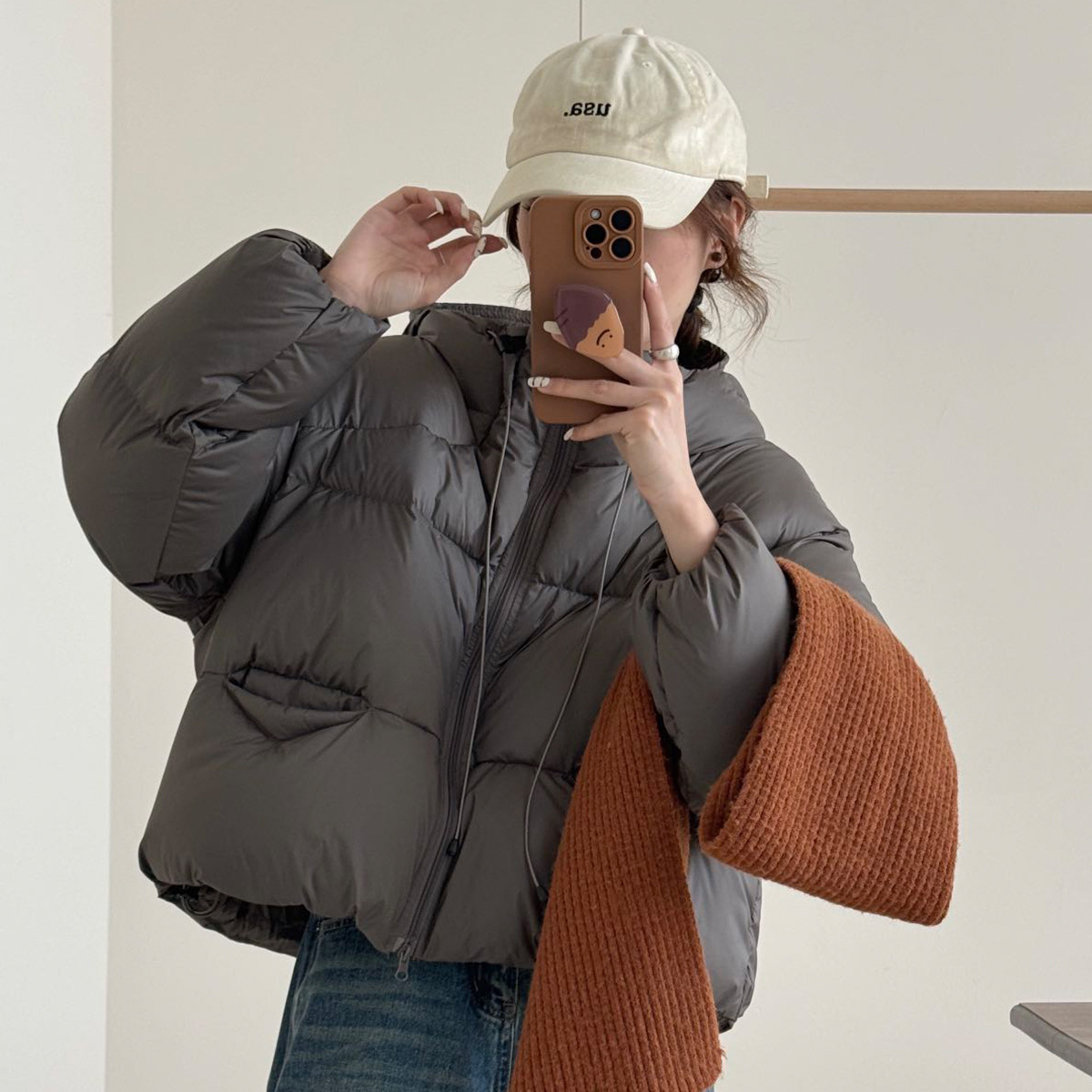 회색