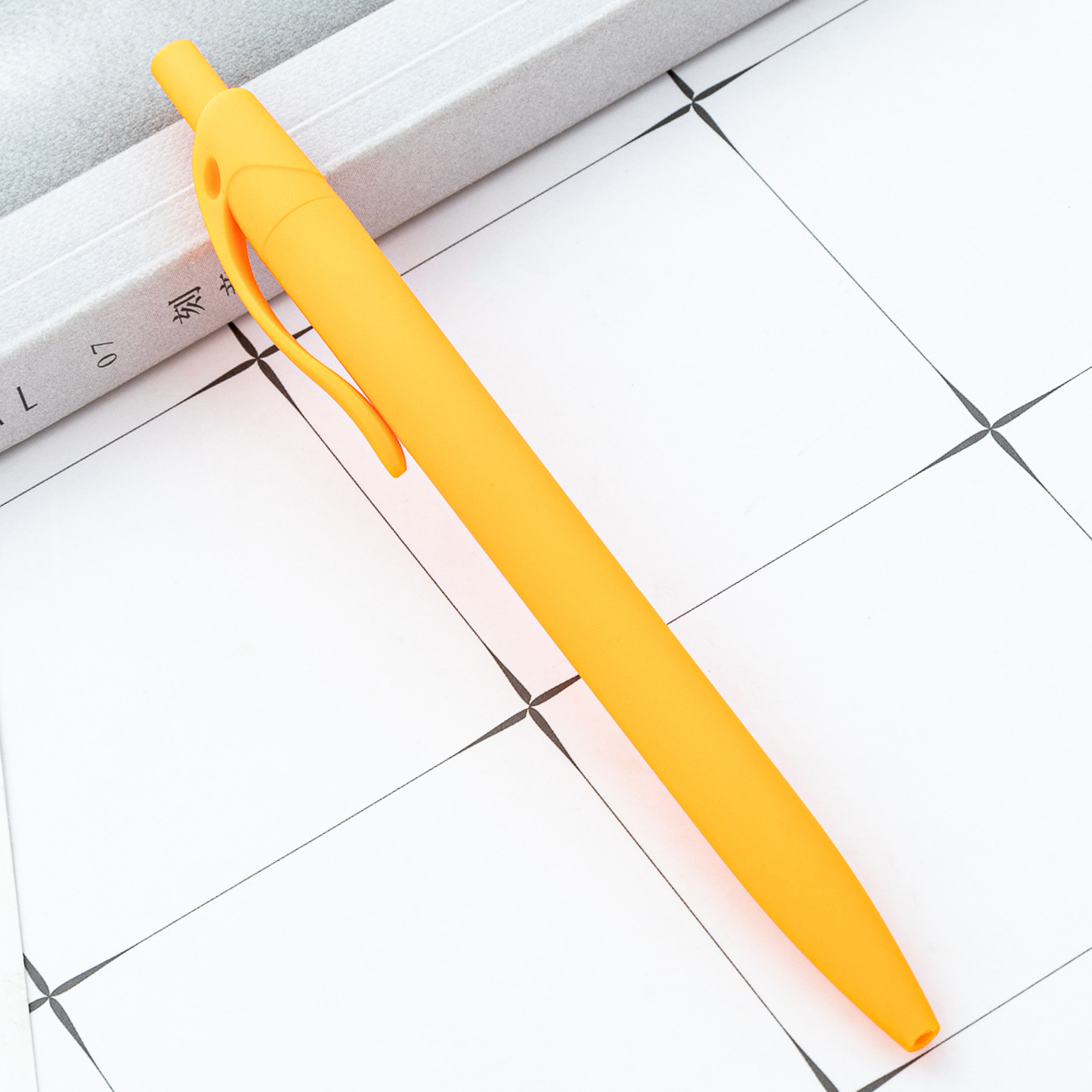 Bolígrafo de plástico multicolor se puede imprimir logotipo de escritorio de oficina bolígrafo de hotel promocional publicidad bolígrafo de regalo