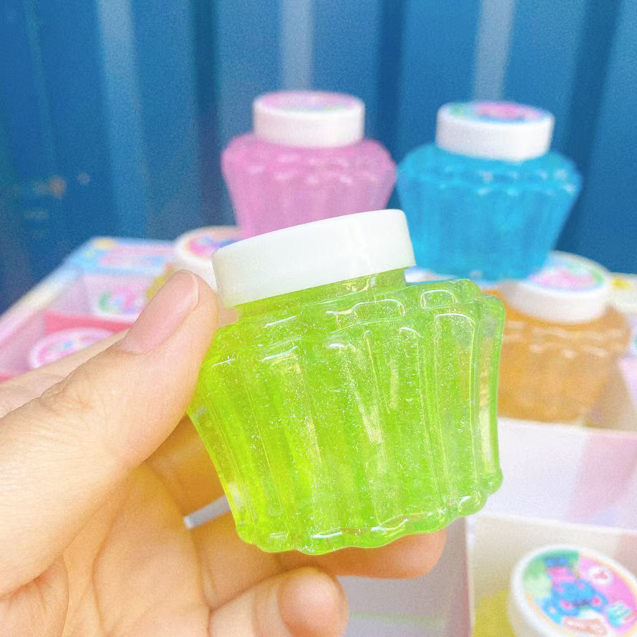 Juguetes para niños Botella pequeña de pegamento espumoso de barro de color 24 en limo Patatas fritas nacaradas de color 1 yuanes al por mayor